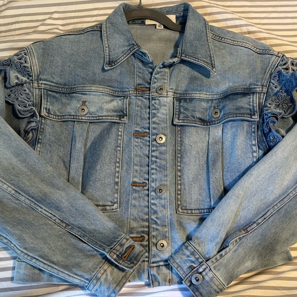 Something Navy eyelet sleeve denim jacket, excellent condition, size xs. - Picture 3 of 10